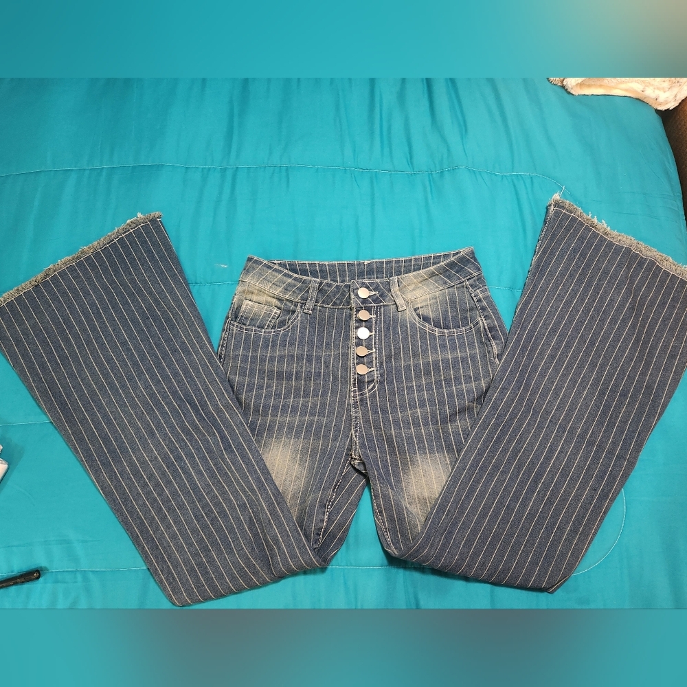 Raw hem flare jeans (size medium)